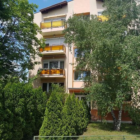 Bazsi Apartman Шиофок Экстерьер фото