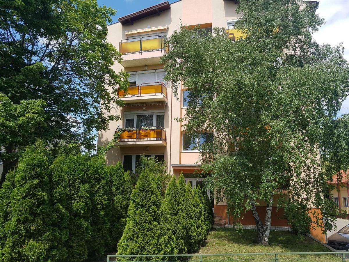 Bazsi Apartman Шиофок Экстерьер фото
